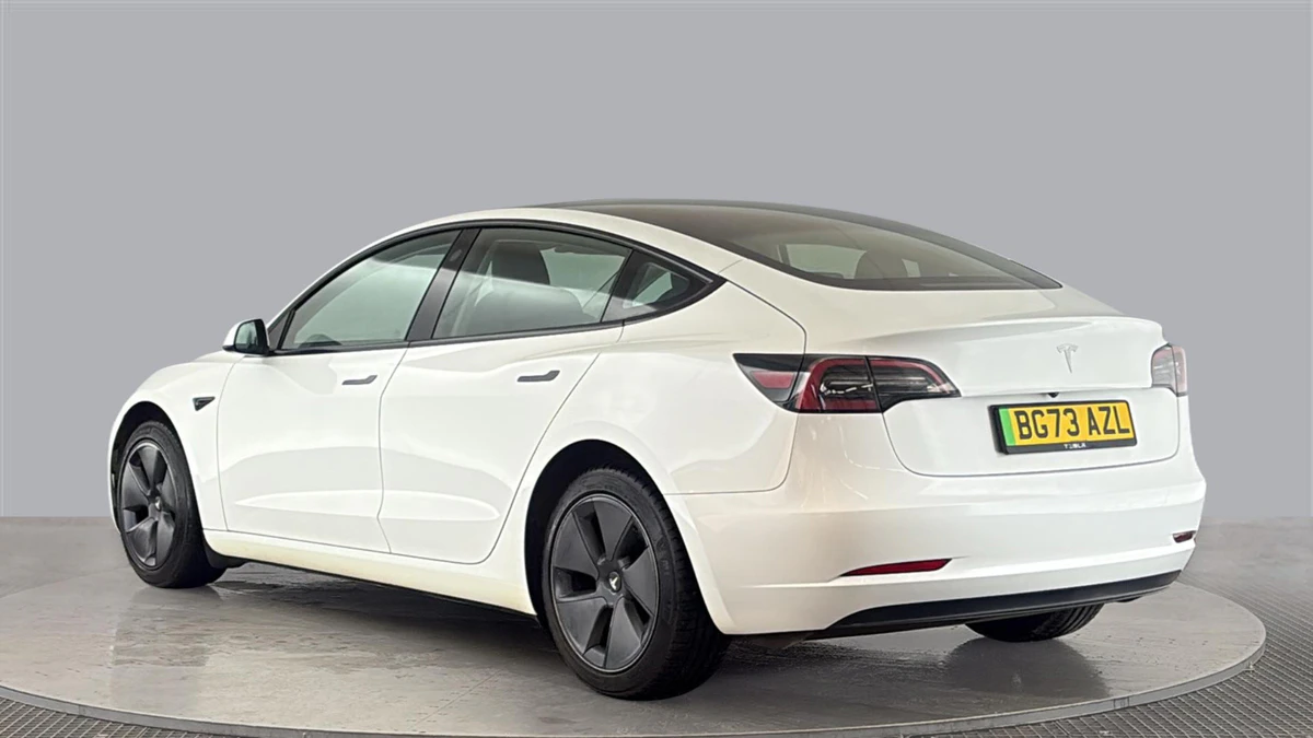The Tesla Model 3 Saloon