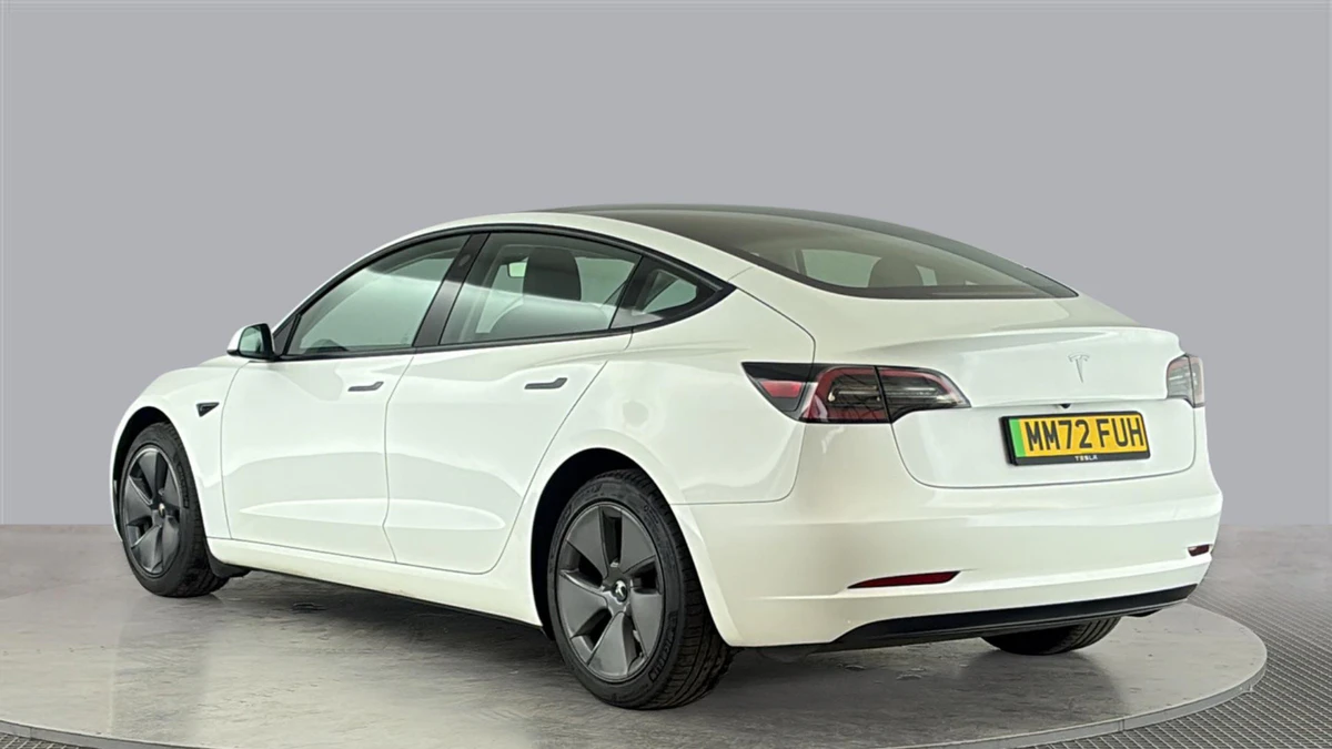 The Tesla Model 3 Saloon