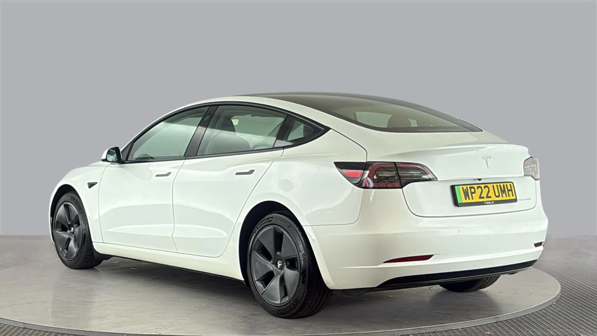 The Tesla Model 3 Saloon